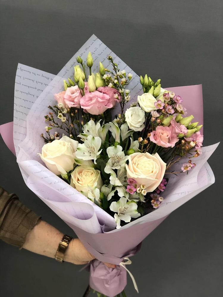 Букет цветов из: Альстромерии, Розы и Лизиантусы в Али-Бердуковском