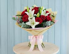 Букет цветов из:  Лилии и Розы в Али-Бердуковском