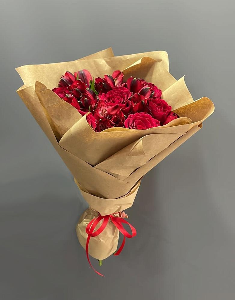 Букет цветов из: Альстромерии и Розы в Али-Бердуковском