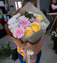 Букет цветов из:  Герберы, Розы и Хризантемы в Али-Бердуковском