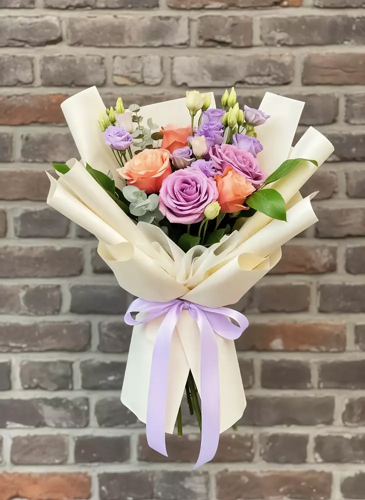 Букет цветов из: Лизиантусы и Розы в Али-Бердуковском