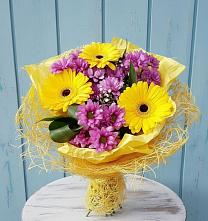 Букет цветов из:  Хризантемы и Герберы #REPLACE_PRED# Али-Бердуковском