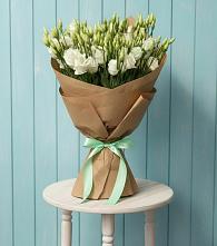 Букет цветов из:  Лизиантусы в Али-Бердуковском