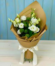 Букет цветов из:  Хризантемы и Лизиантусы в Али-Бердуковском