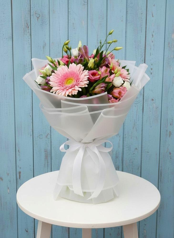 Букет цветов из: Герберы, Альстромерии и Лизиантусы в Али-Бердуковском