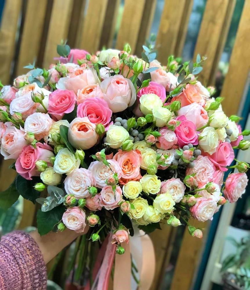 Букет цветов из: Розы в Али-Бердуковском