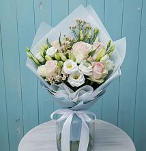 Букет цветов из:  Розы и Лизиантусы в Али-Бердуковском