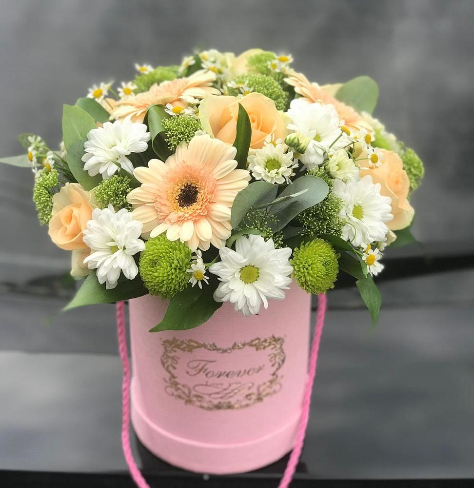 Цветочная композиция из Розы, Герберы и Хризантемы в шляпной коробке в Али-Бердуковском