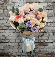 Букет цветов из:  Розы, Лизиантусы и Гвоздики #REPLACE_PRED# Али-Бердуковском