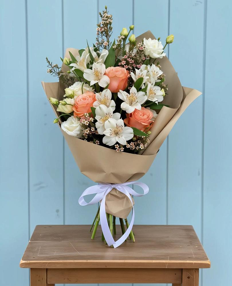 Букет цветов из: Альстромерии, Лизиантусы, Розы и Хризантемы в Али-Бердуковском