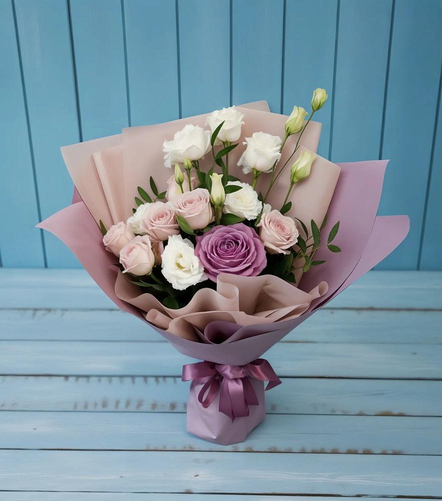 Букет цветов из: Розы и Лизиантусы в Али-Бердуковском